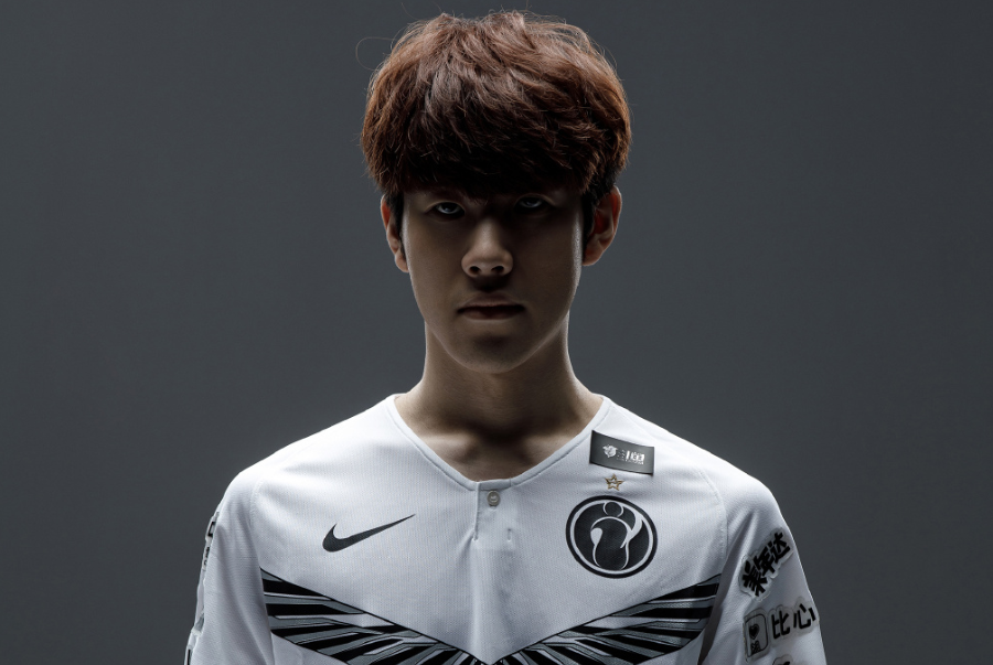 赛前我重拳出击，RNG对手打野这波垃圾话如何？