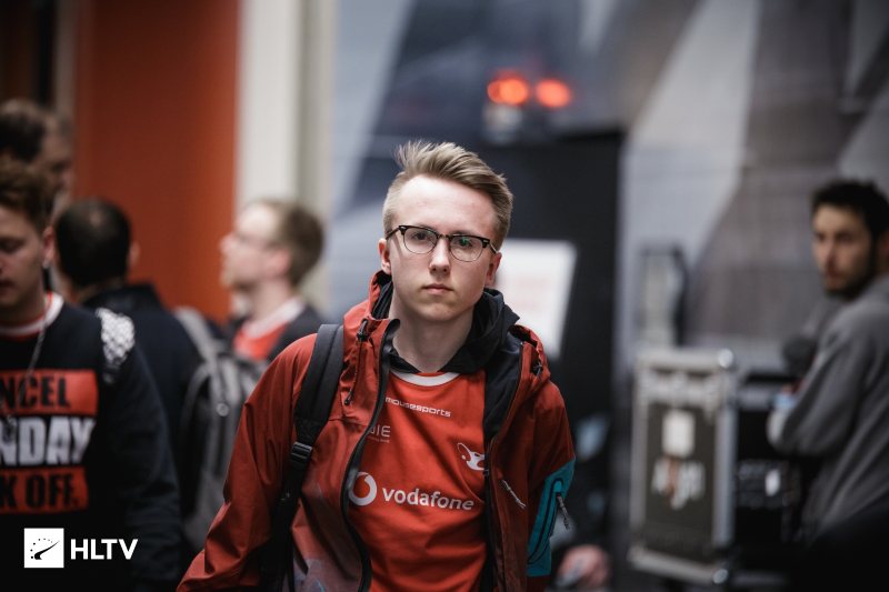 T1分享选手在伦敦日常：吃牛排、冰淇凌，好不痛快！